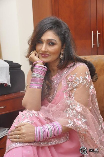 Ramya-Sri-at-O-Malli-Movie-Success-Meet